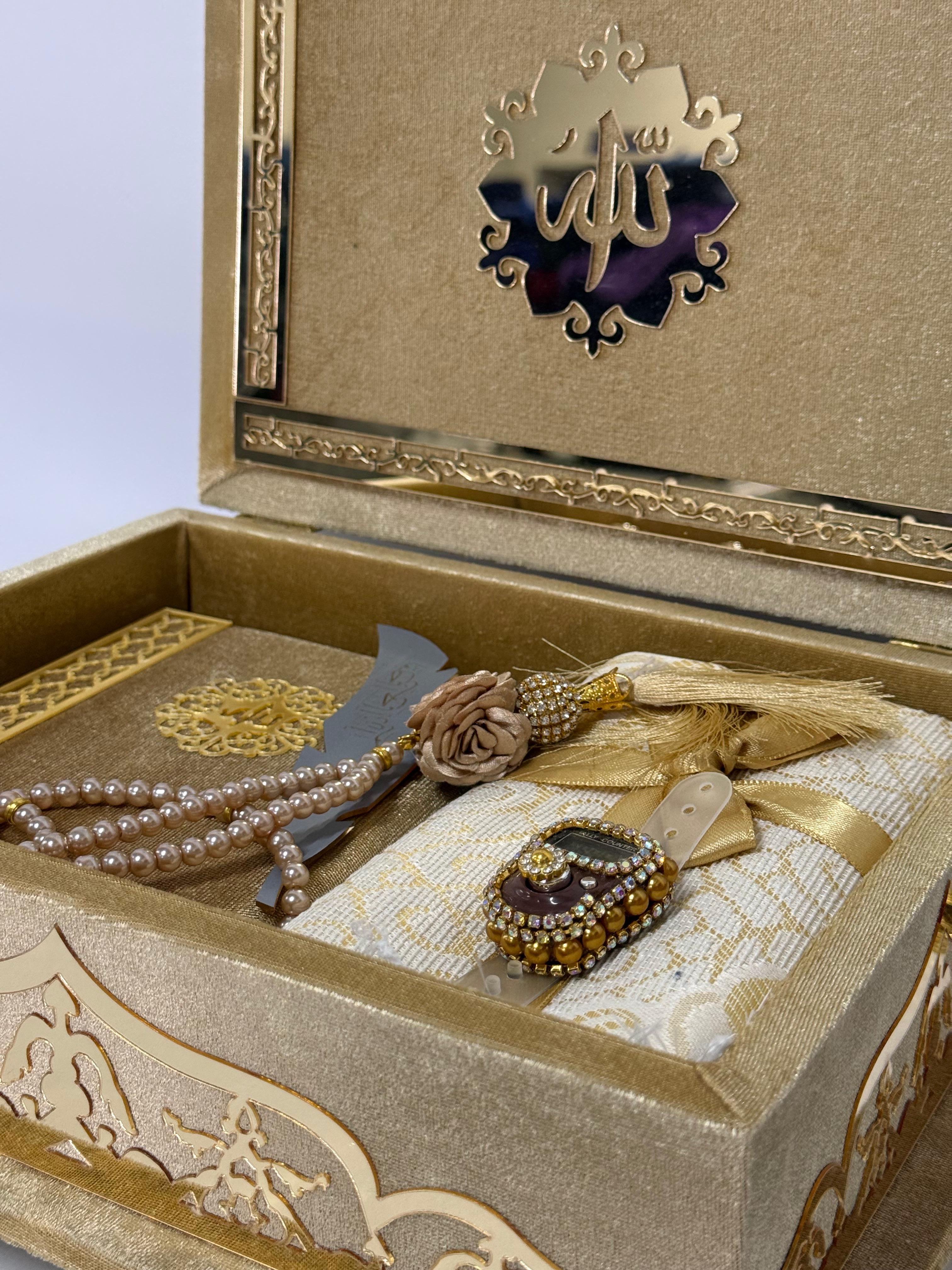 Saray Koleksiyonu – Kadife Sandık Kur’an-ı Kerim ve Hediye Seti