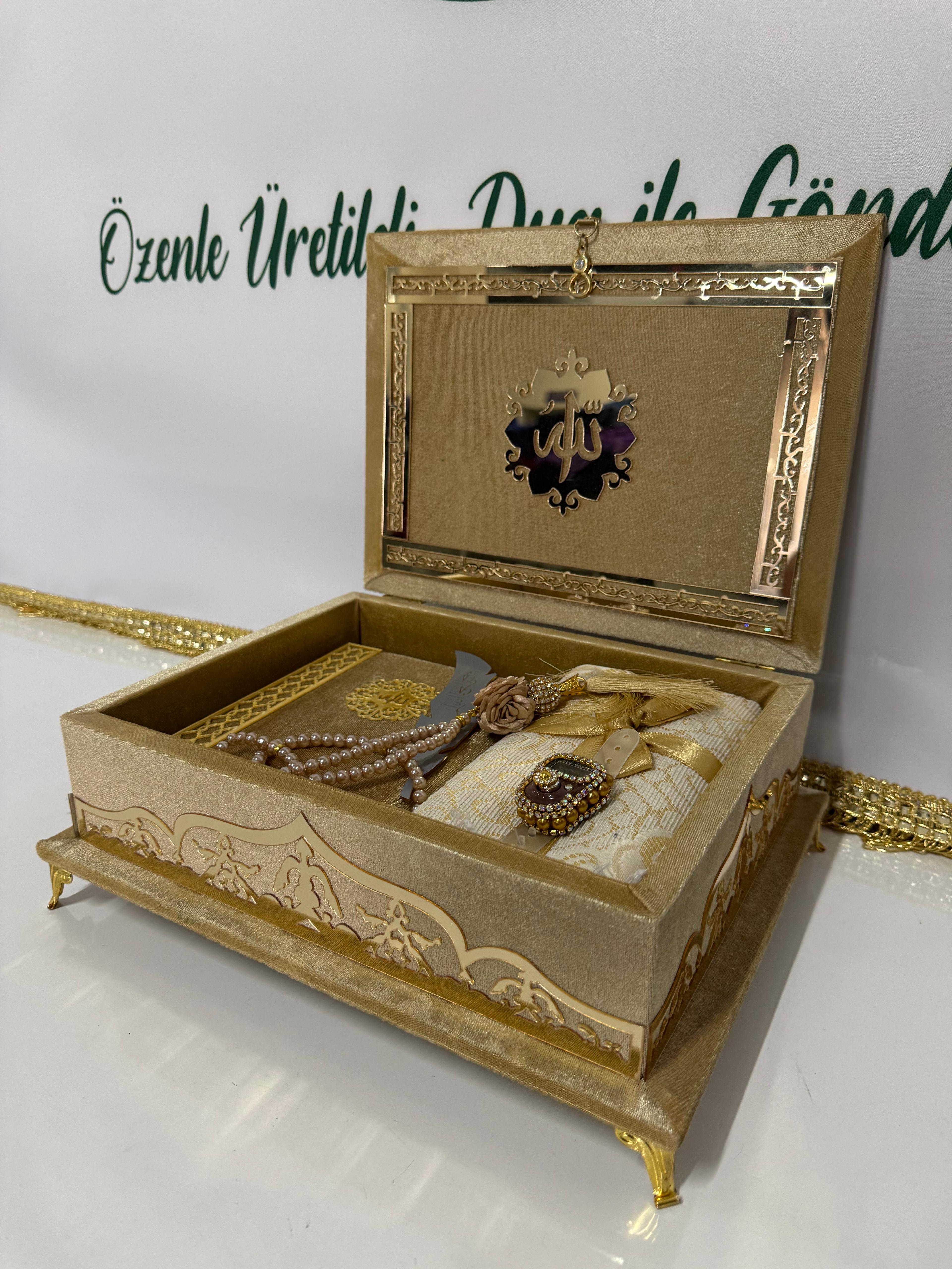 Saray Koleksiyonu – Kadife Sandık Kur’an-ı Kerim ve Hediye Seti