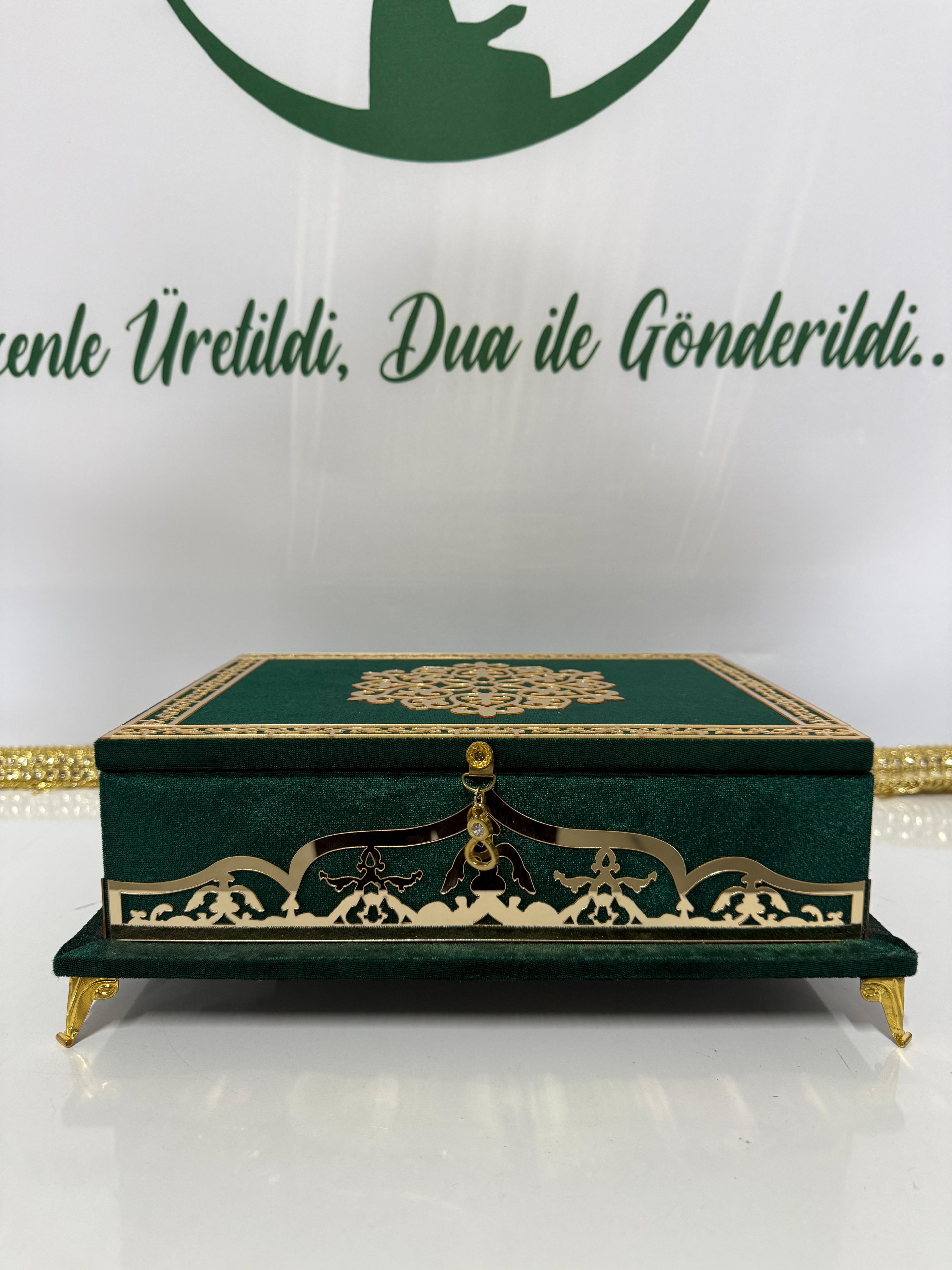 Saray Koleksiyonu – Kadife Sandık Kur’an-ı Kerim ve Hediye Seti