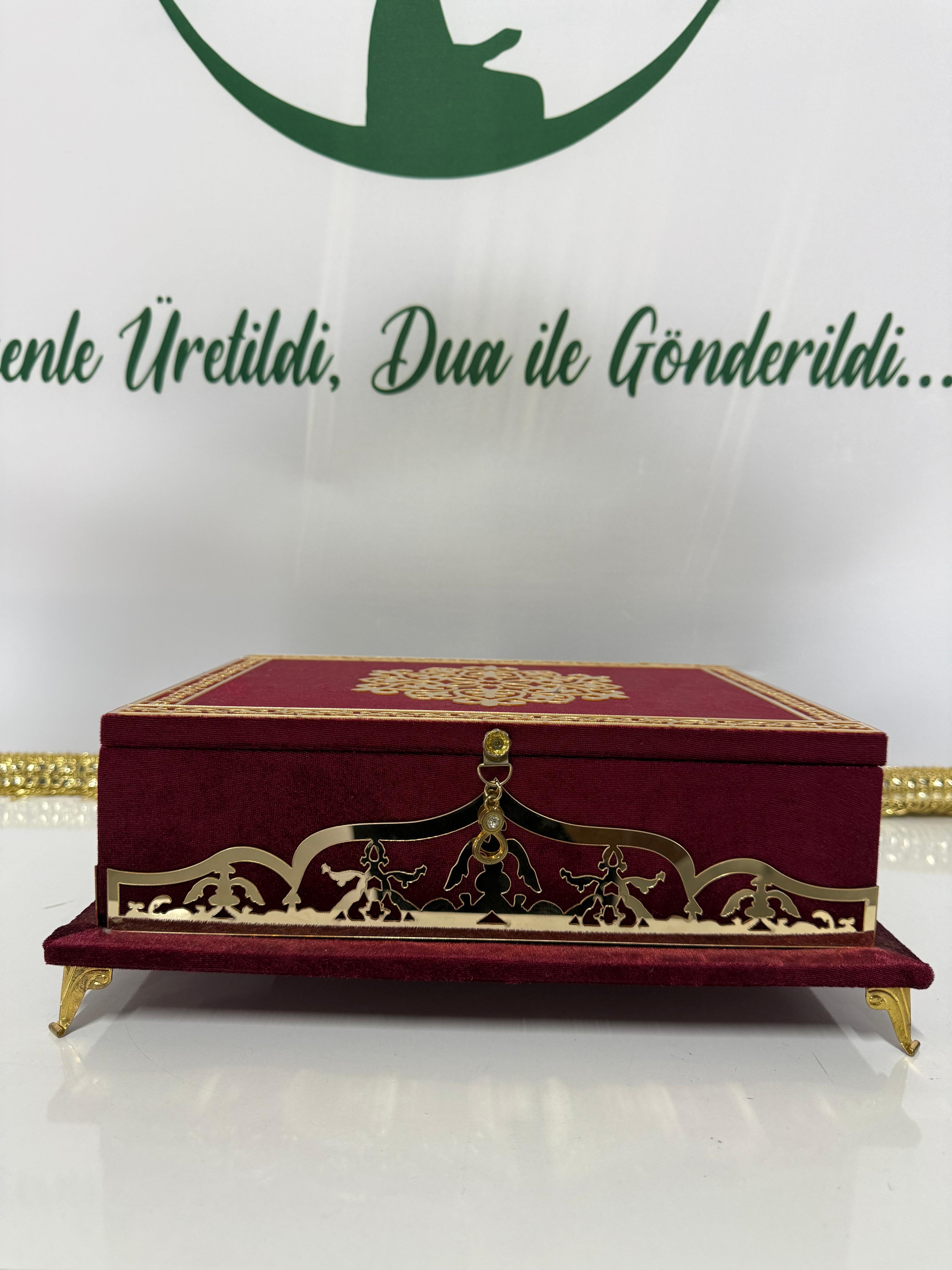 Saray Koleksiyonu – Kadife Sandık Kur’an-ı Kerim ve Hediye Seti