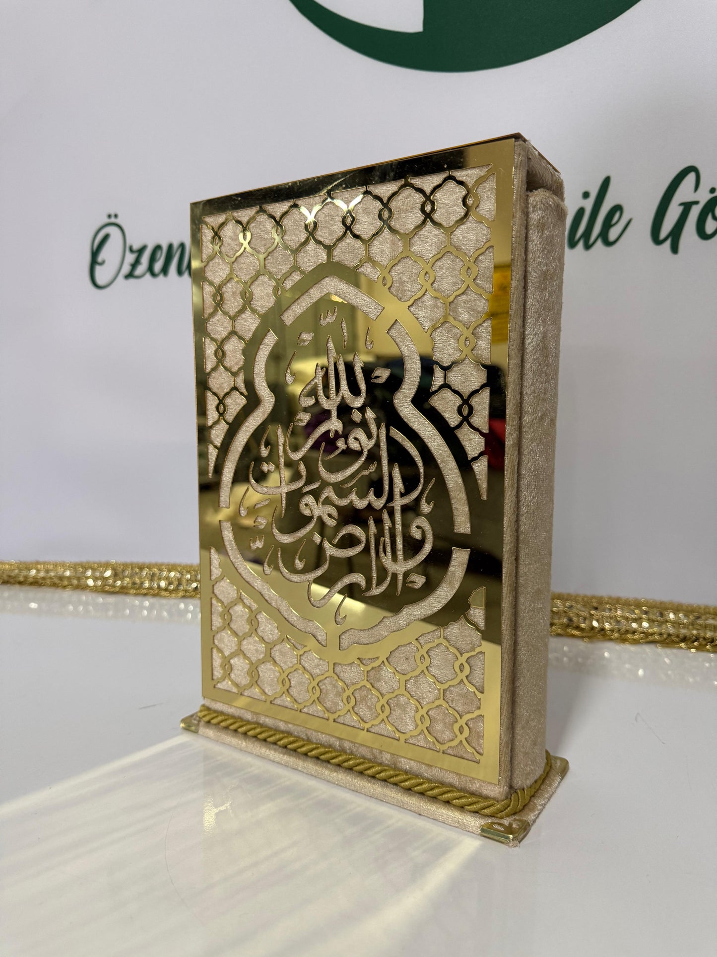 Safa Harem Serisi – Kadife Kuran-ı Kerim & Altın Detaylı Dekoratif Set